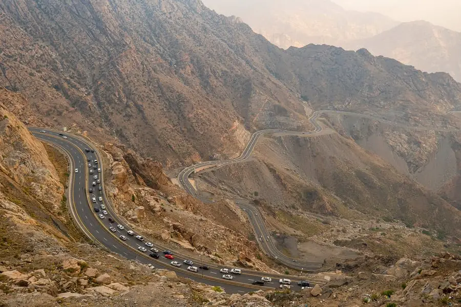 طريق جبلي في السعودية