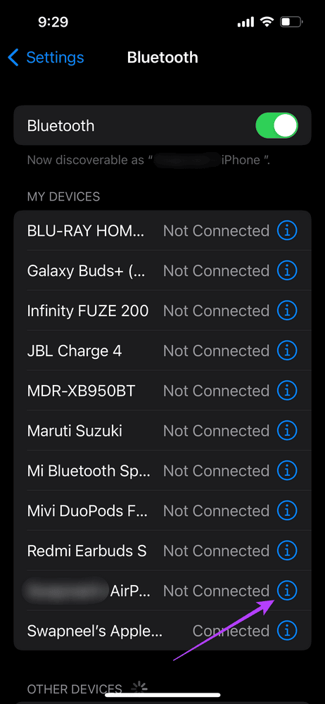 الزر i الموجود بجوار ايربودز