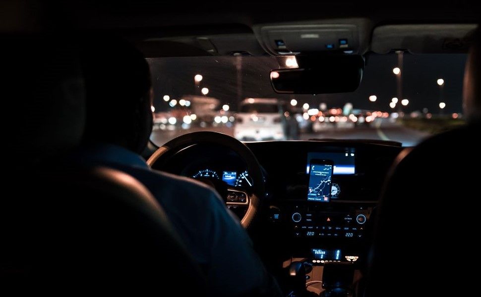 كيفية استخدام وضع القيادة في مساعد جوجل 3 التنقل عبر الهاتف الذكي في السيارة