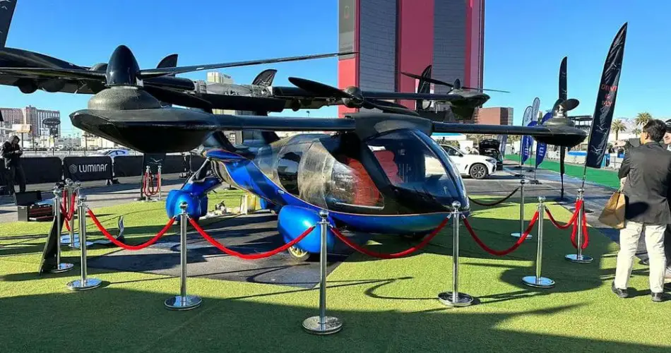 This mini-plane can also be driven on the road!