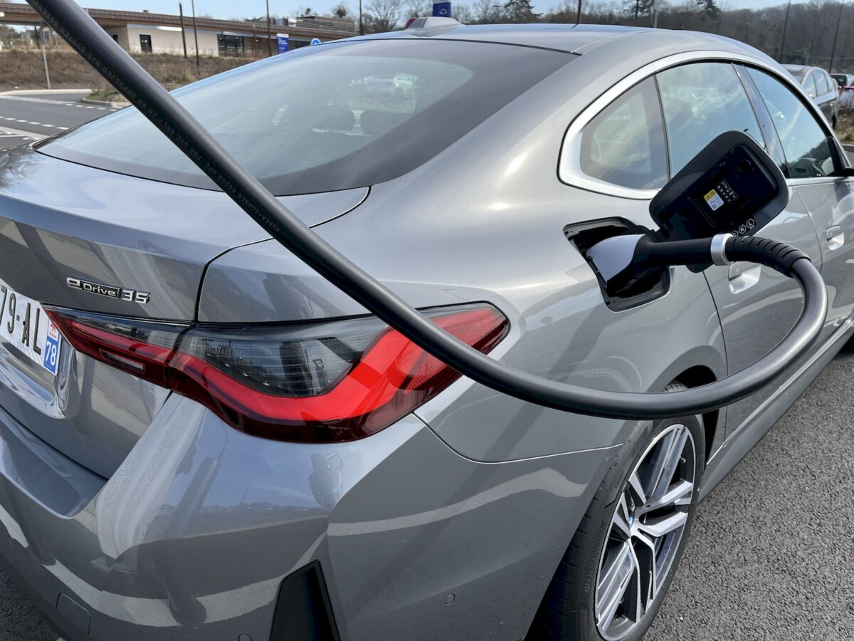 BMW i4 eDrive35 Review: Great Electric Sedan Fails to Outdo Tesla 19 essai bmw i4 edrive3539 BMW i4 eDrive35 Review: Great Electric Sedan Fails to Outdo Tesla