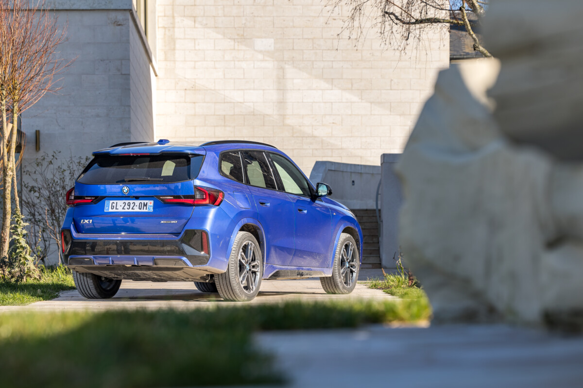 BMW iX1 xDrive30 Review: Exemplary Finishes to Beat the Tesla Model Y 34 BMW iX1 xDrive 30 (2023)