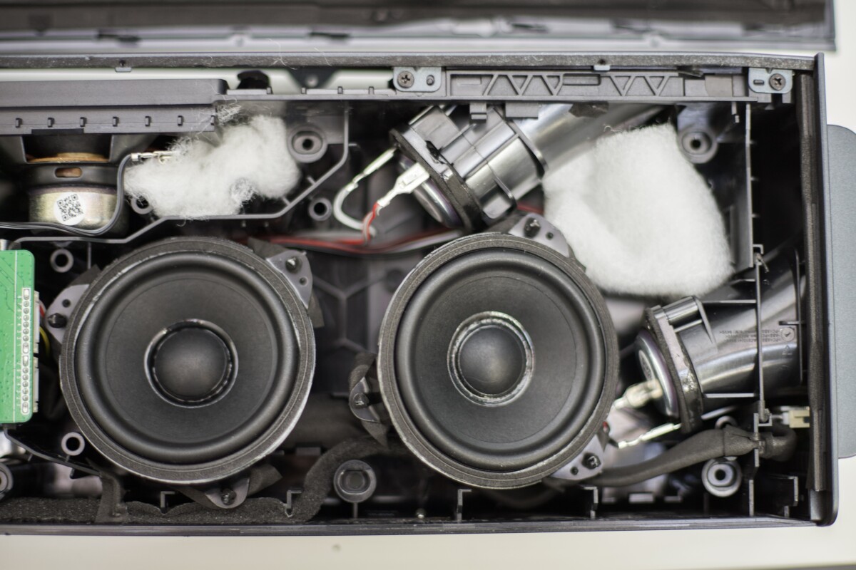 JBL Bar 1300X Test & Review: Powerful Dolby Atmos Soundbar 26 JBL Bar 1300X - Internal