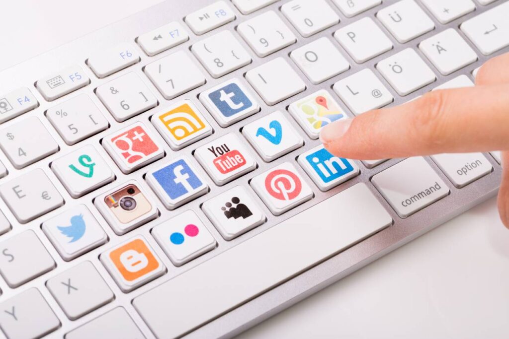 How to Put Bold on LinkedIn? 10 linkedin add bold